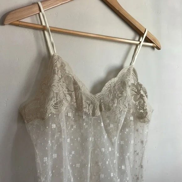 •| vintage lace romper - Picture 3 of 9